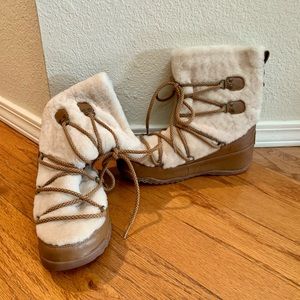 FitFlop Women’s Superblizz Boots